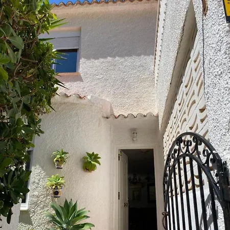 Holiday home Adosado Con Jardin - Primera Linea