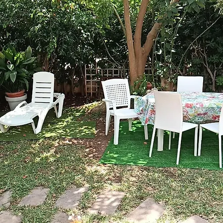 Adosado Con Jardin - Primera Linea